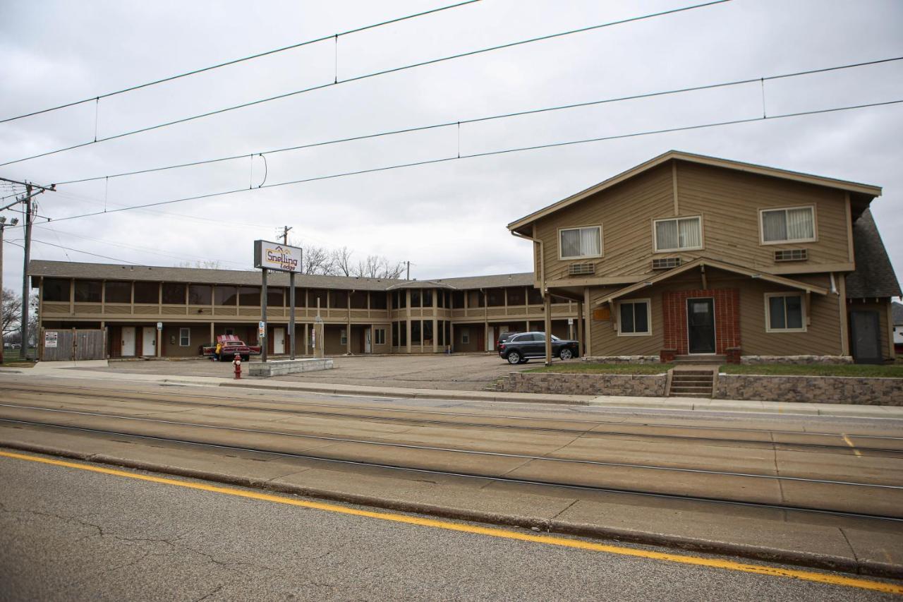 Snelling Motor Inn Mendota Exterior photo