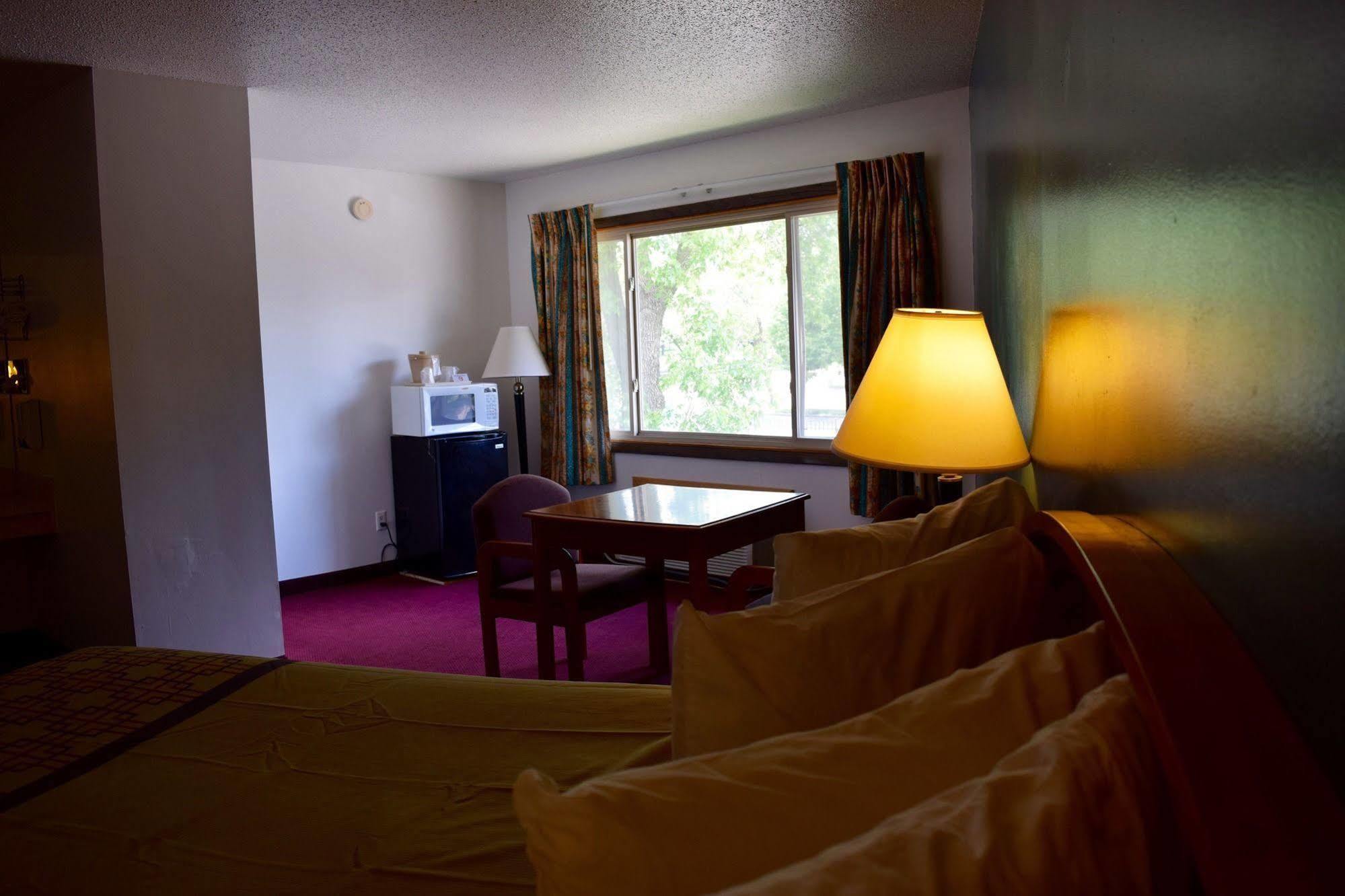 Snelling Motor Inn Mendota Exterior photo